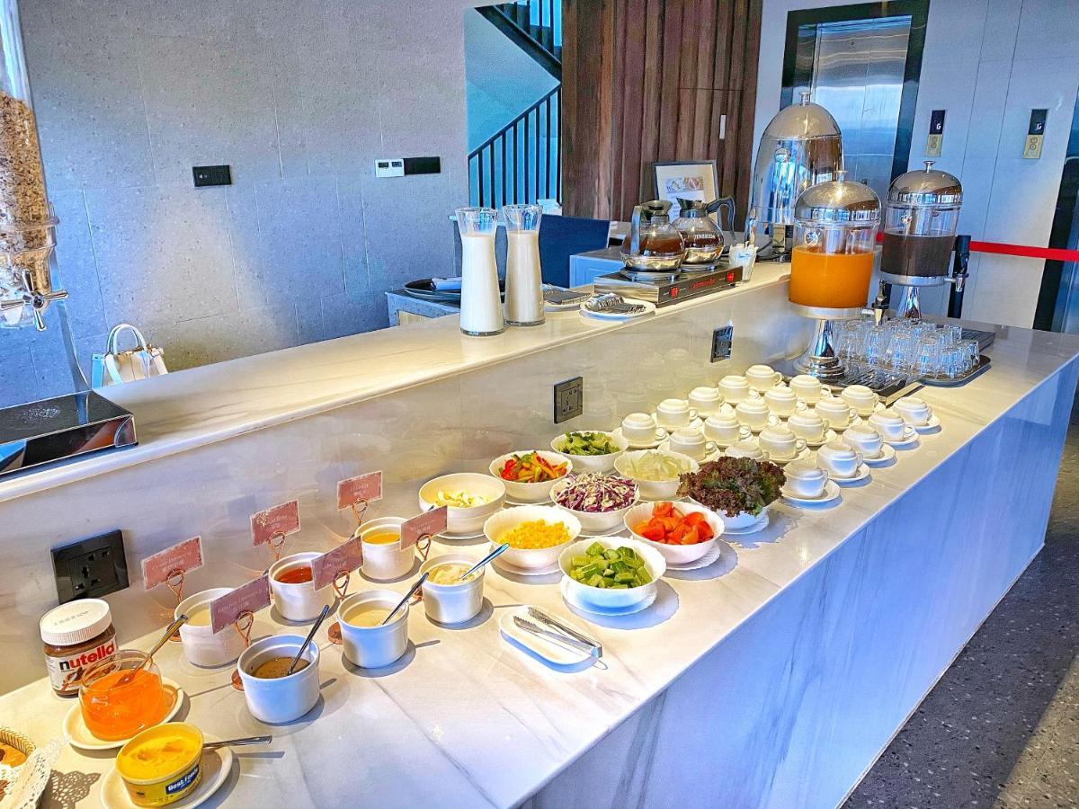 Yunfan Hotel Phnom Penh Bagian luar foto