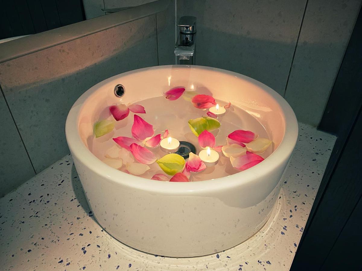 Yunfan Hotel Phnom Penh Bagian luar foto