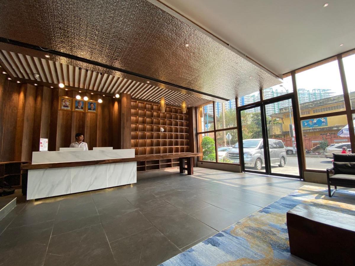 Yunfan Hotel Phnom Penh Bagian luar foto