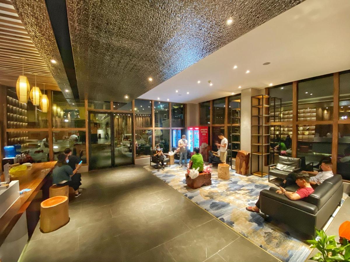 Yunfan Hotel Phnom Penh Bagian luar foto